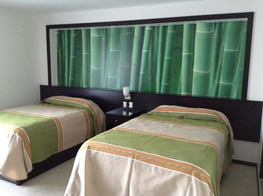 Los Faroles Hotel Uruapan (Michoacan) Zimmer foto