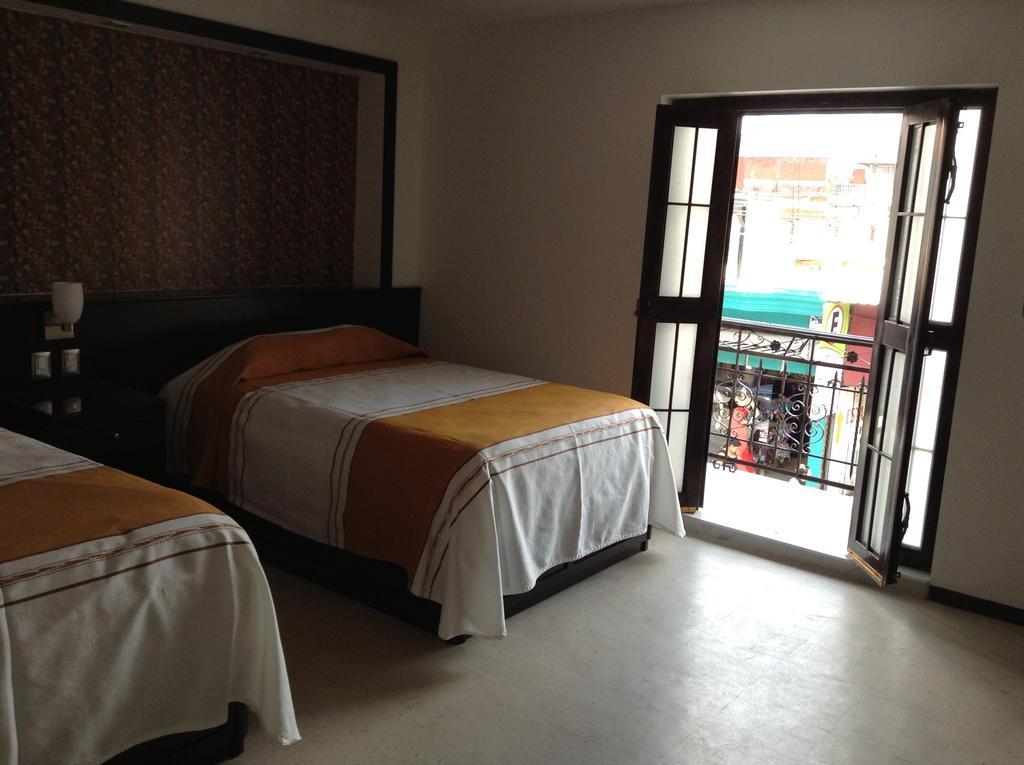 Los Faroles Hotel Uruapan (Michoacan) Zimmer foto